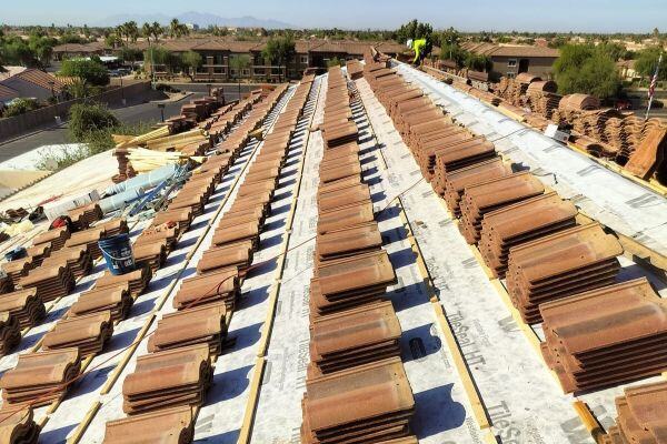 commercial roof repair 600x400